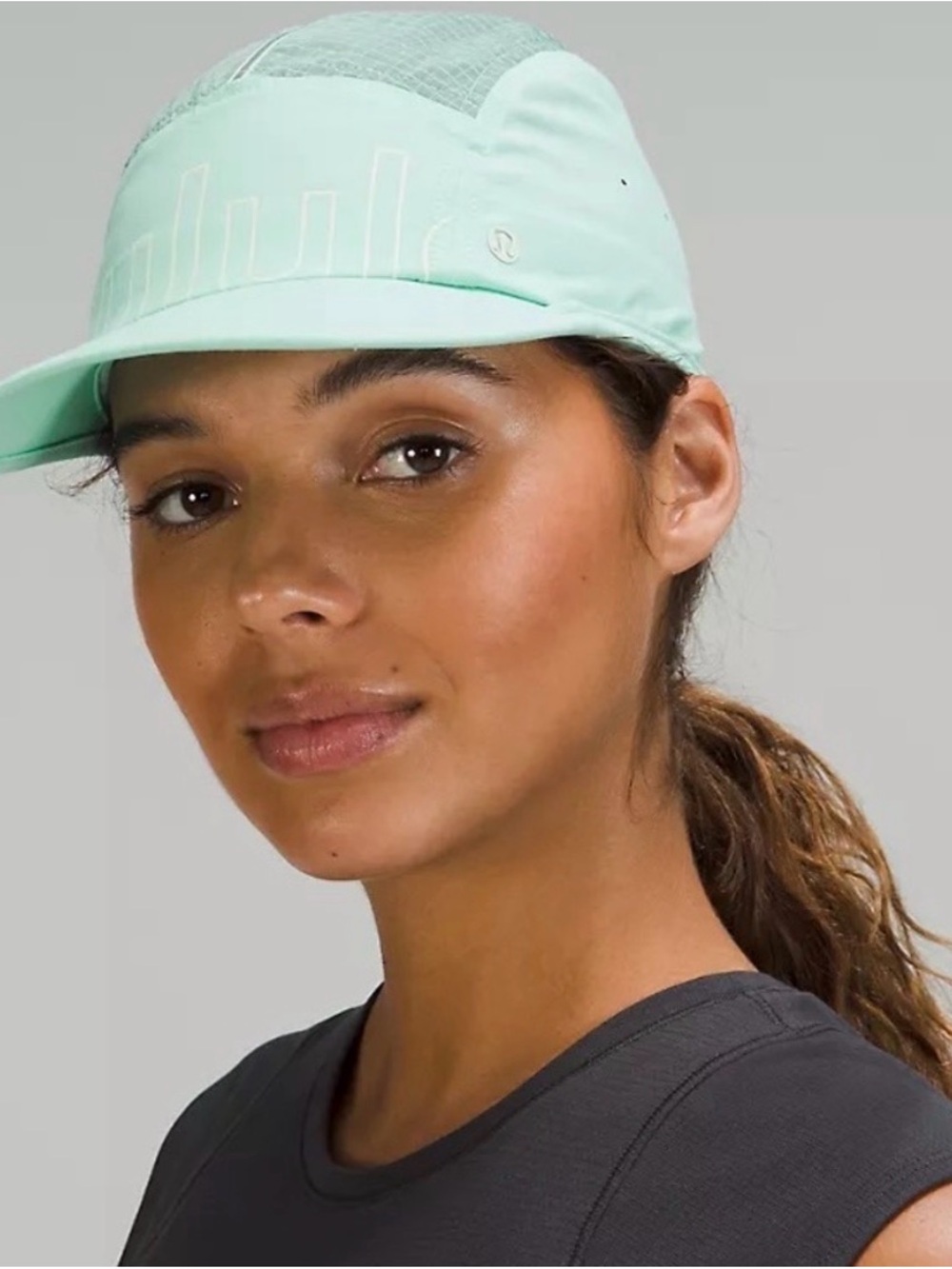 Lululemon Drawcord Hiking Cap	
Wild Mint/Dewy size L/XL - Picture 2 of 6